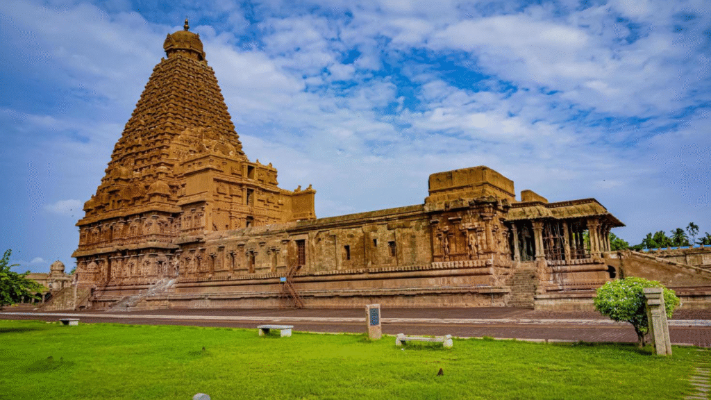 Brihadeeswarar tanjore temple